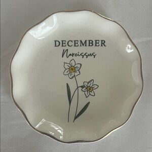 December Narcissus Trinket Dish in White with Gold Trim